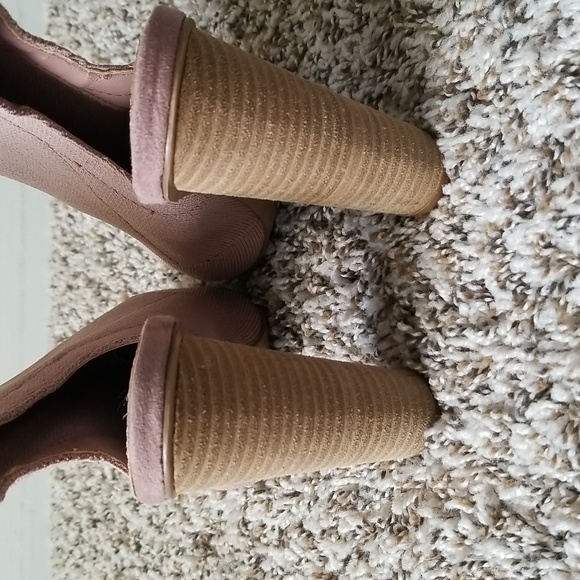 Pale Pink Steve Madden Cloth Heel Out Opened Toe Ankle Shoes - Picture 3 of 7